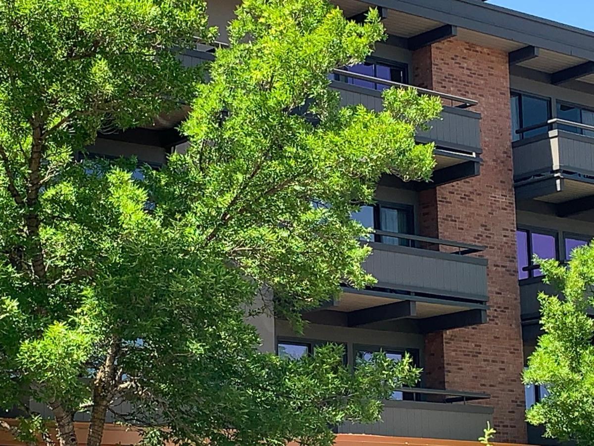 Aspen Square Condominium Hotel Esterno foto