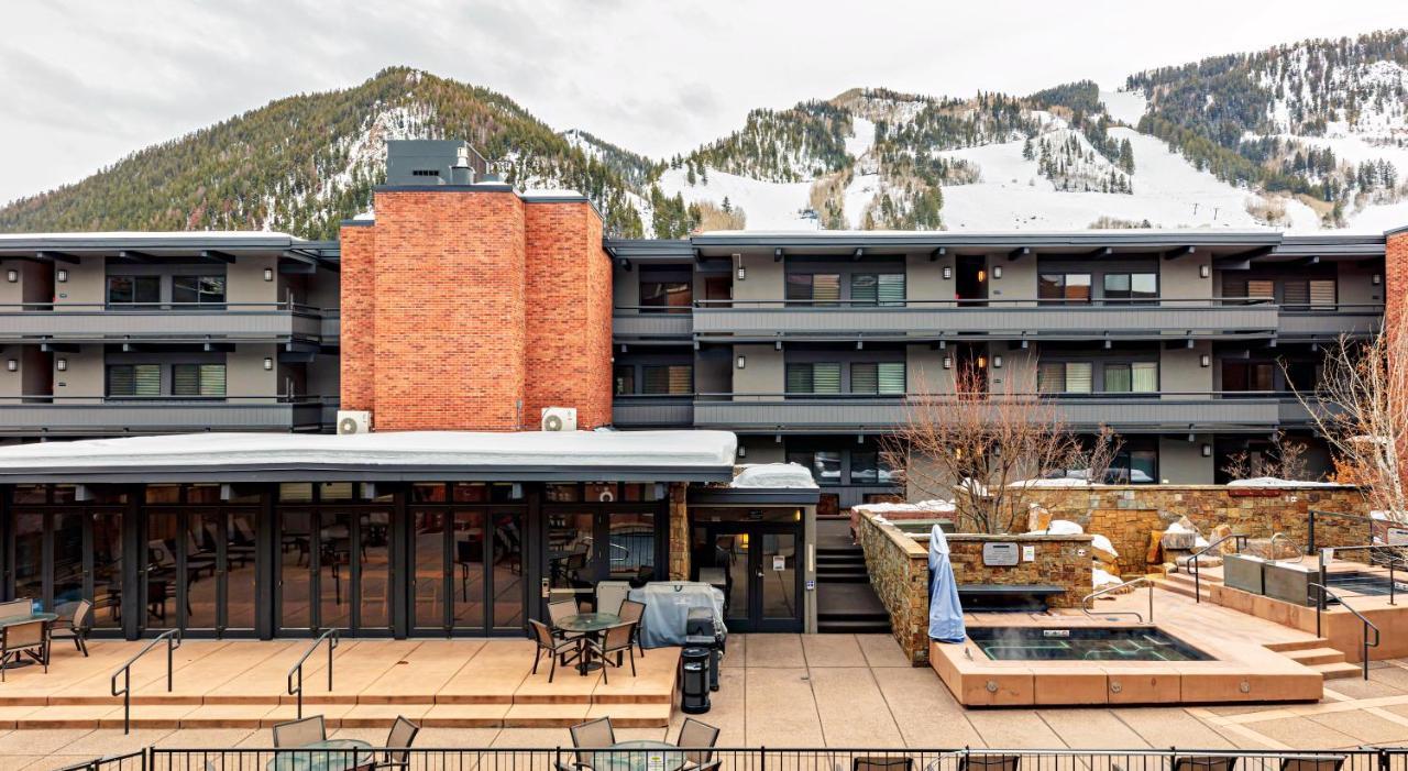 Aspen Square Condominium Hotel Esterno foto