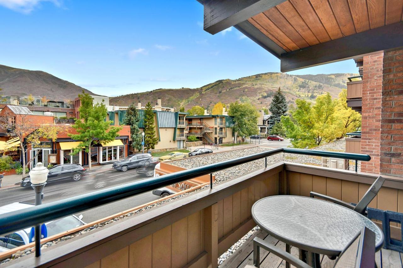 Aspen Square Condominium Hotel Esterno foto