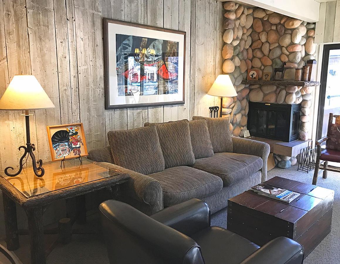 Aspen Square Condominium Hotel Esterno foto
